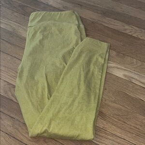 LuLaRoe Tall & Curvy Heathered Mustard Yellow Leggings